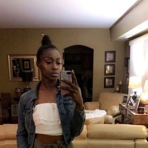 Meet your Posher, Maya